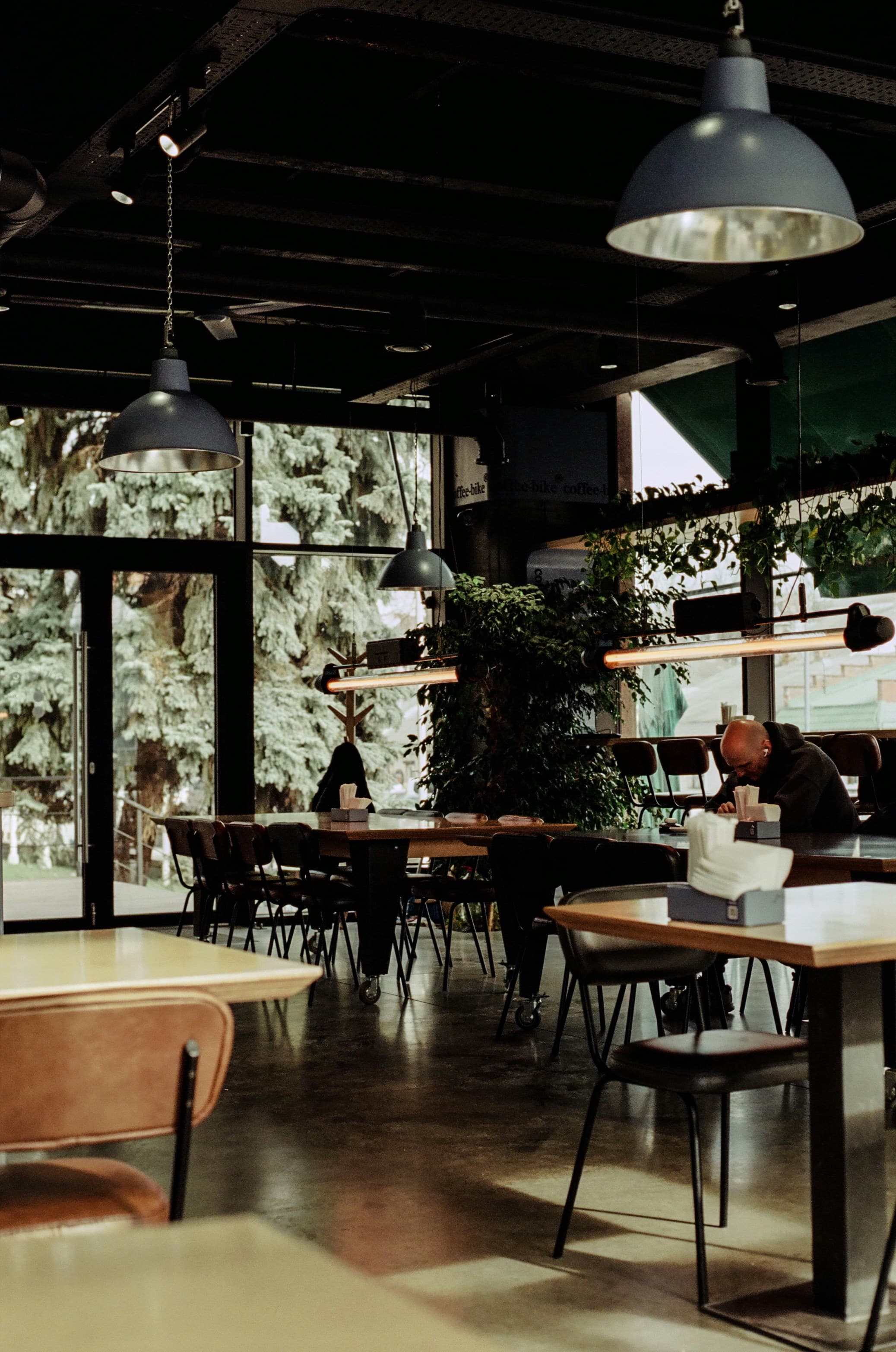 Restoranski sto sa QR kodom